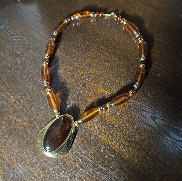 Vintage Napier brown amber beaded Chunky necklace. - Picture 5 of 12